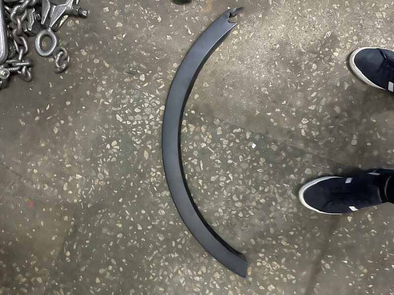 Накладка арки заднего правого крыла Ford Escape  2016 1.5 Бензин 