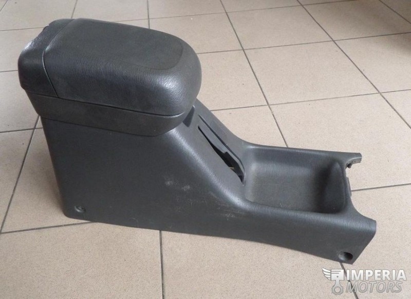 Центральная консоль с подлокотником Kia Clarus  1998 1.8 Бензин Одесса