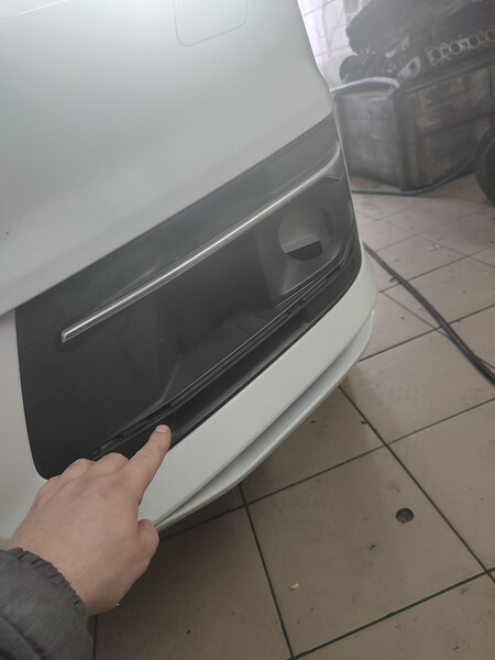 Молдінг решітки Audi Q7  2017 3.0 Бензин Ивано-Франковск