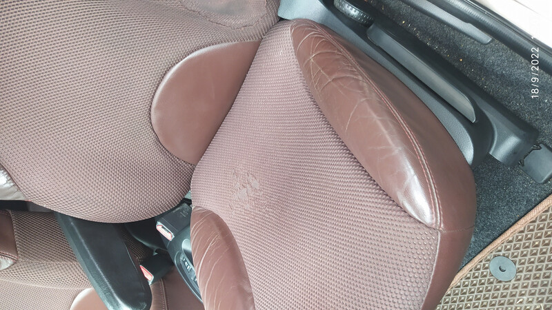 Переднє сидіння Nissan Note E11 хетчбек 2008 р.  1.6 л бензин Київ