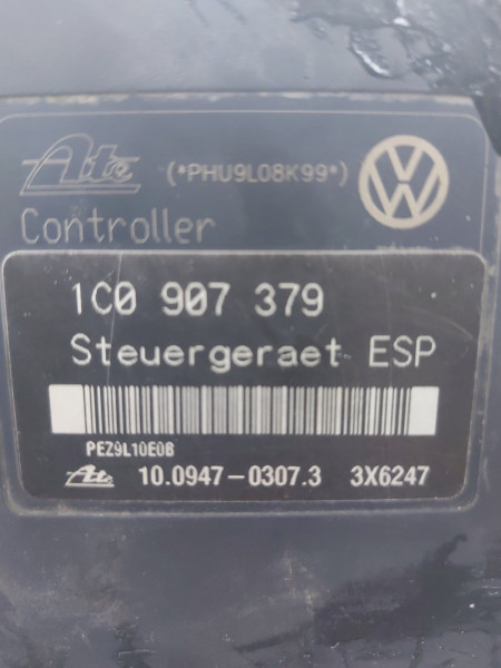 Блок управления ABS 1CO 907379   Volkswagen Golf