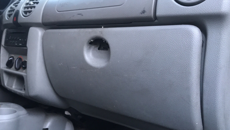 Кришка бардачка Renault Kangoo  2006 універсал 1.4 Бензин Дніпро