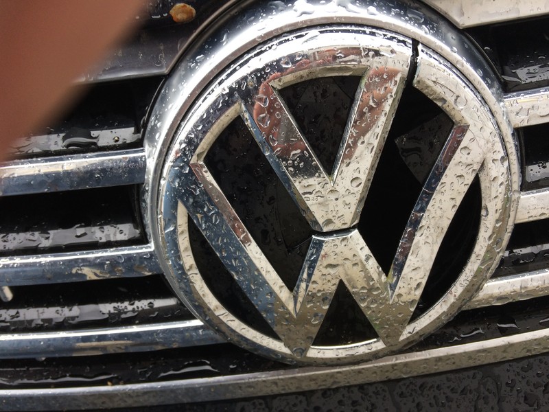 Эмблема решетки радиатора Volkswagen Passat CC  2012 2.0 Дизель Ужгород