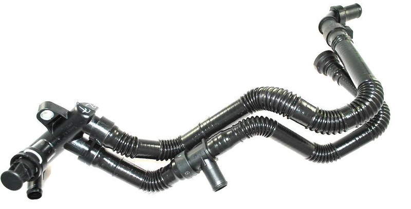 Патрубок системы охлаждения 1567799   Ford Fiesta, Ford Focus, Ford Fusion