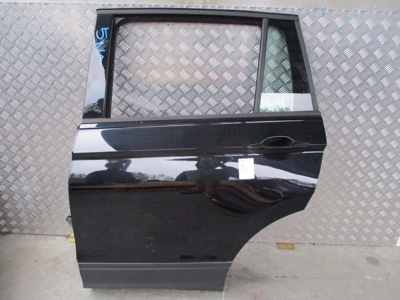 Двери 5N0833055A   Volkswagen Tiguan