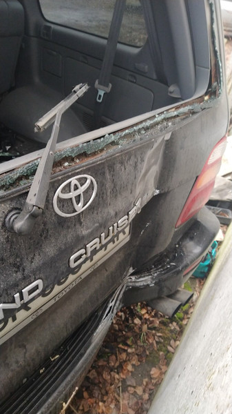 Бампер зад і кришка багажника зі склом Toyota Land Cruiser 100 2001 4.0 Бензин Ровно