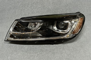 Фара передня ліва ксенон 7P0941751   Volkswagen Touareg