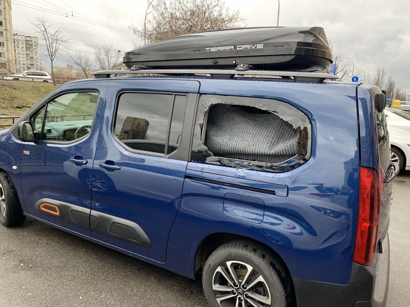 Скло бічне Citroen Berlingo  2018 універсал 1.6 Дизель 