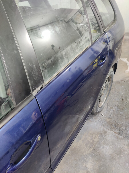 Уплотнитель стекла двери наружний Volkswagen Golf 6  2011 универсал 1.6 Дизель Казатин