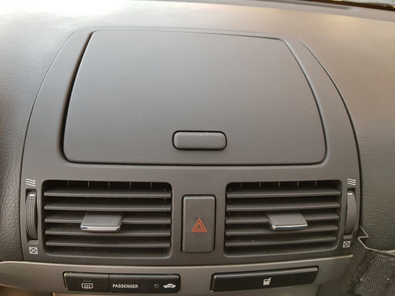 Крышка бардачка 55404-05011   Toyota Avensis