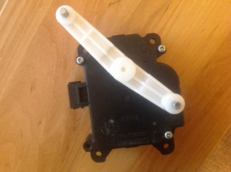 Сервопривод заслонки печки 063800-0660   Toyota FJ Cruiser, Toyota Land Cruiser Prado