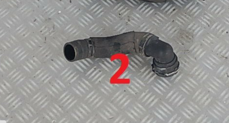 Патрубок системи охолодження Land Rover Discovery 2011 р.  3.0 л дизель Луцьк