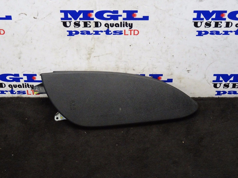 Air bag в сидушку переднюю правую 2118602805   Mercedes E-Class