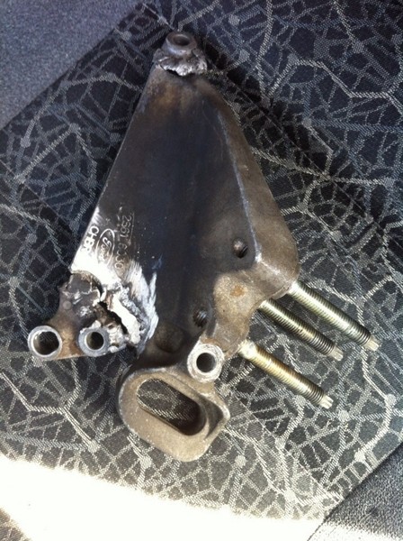 Кронштейн опори двигуна Ford Fiesta MK6  2006 1.3 Бензин Хмельницький