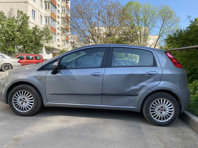 Двери задние Fiat Punto хэтчбек 2008 г.  1.4 л бензин Черновцы