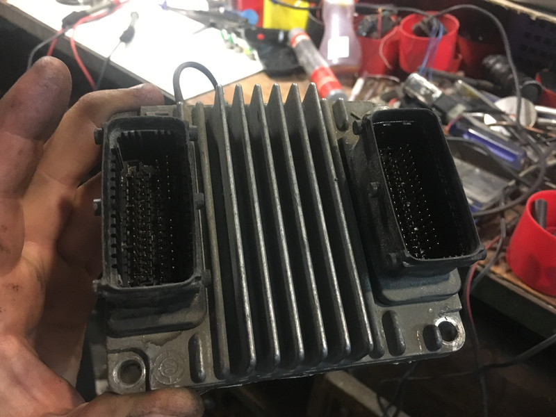 Блок управления двигателем 8972406221   Opel Astra