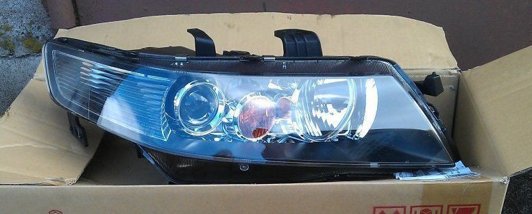 Фара передняя ксенон 33101-SEA-G11   Honda Accord