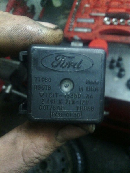 Реле поворотов Ford Tourneo Connect  2007 1.8 Дизель Днепропетровск