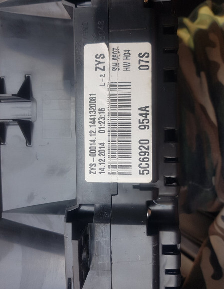 Приборная панель VW 5C6 920 954A   Volkswagen Jetta