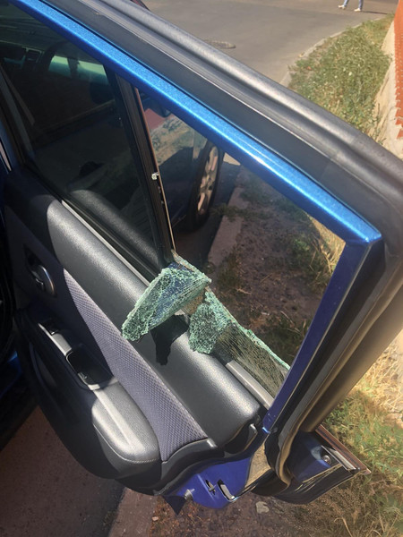 Задняя правое стекло маленькое Nissan Tiida C11  2008 хетчбек 2.0 Дизель 