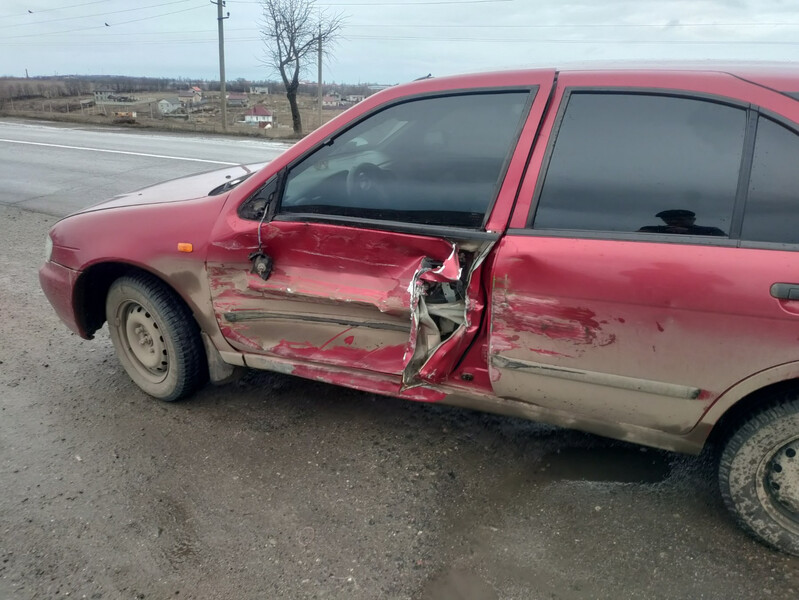 Дверь передняя Nissan Almera N16  2004 1.4 Бензин Одесса