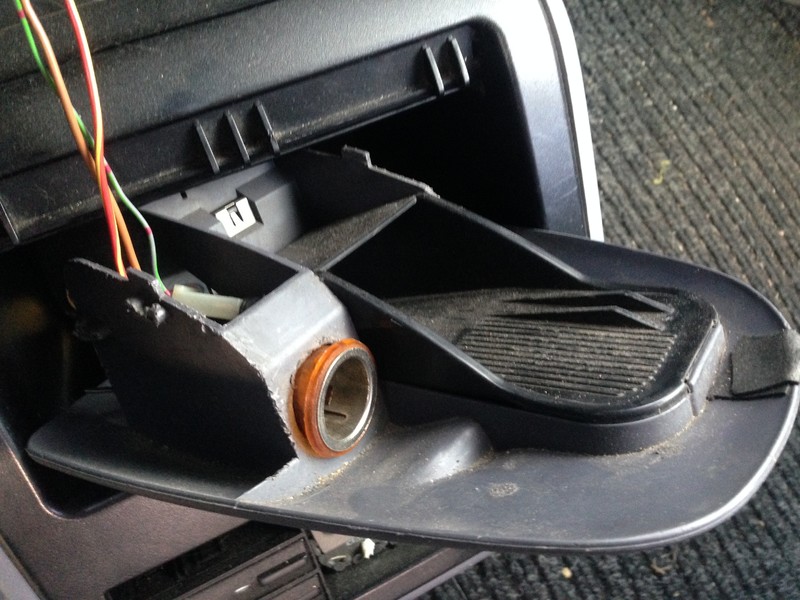 Пепельница Mercedes-Benz Vito  1998 хэтчбек 2.3 Дизель Полтава