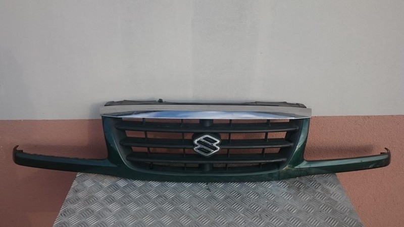 Решотка верхняя Suzuki Grand Vitara  2004 1.6 Дизель Луцьк