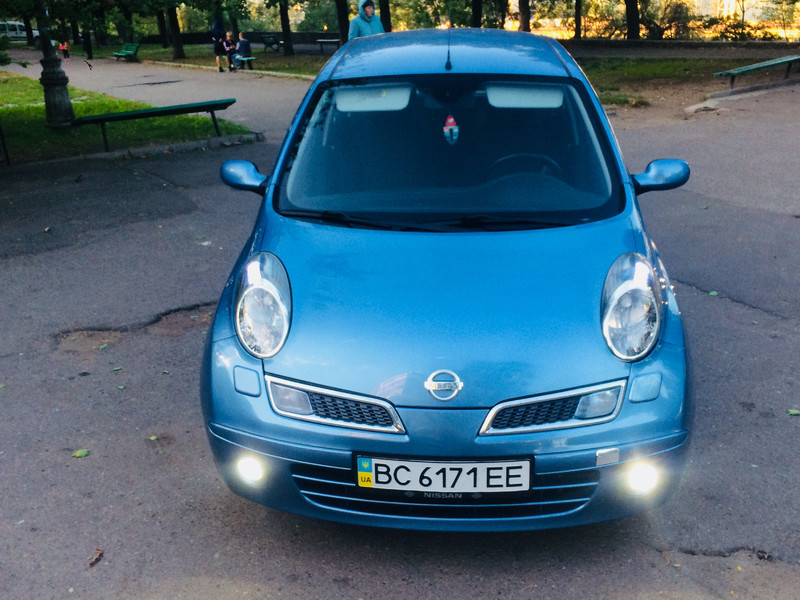 Решётка левая хром Nissan Micra K12  2007 хетчбек 1.4 Бензин 