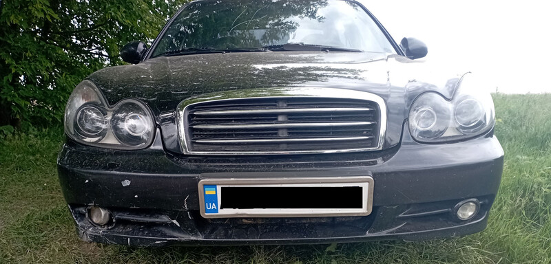 Бампер передний Hyundai Sonata  2004 2.0 Бензин 