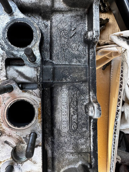 ГБЦ Volvo V70  2002 универсал 2.4 Дизель Днепр