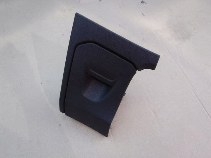 Бардачок Ford Fiesta MK7 хэтчбек 2012 г.  1.6 л бензин Киев