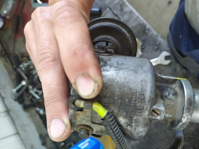 Трамблер Skoda Favorit  1990 хетчбек 1.3 Бензин 