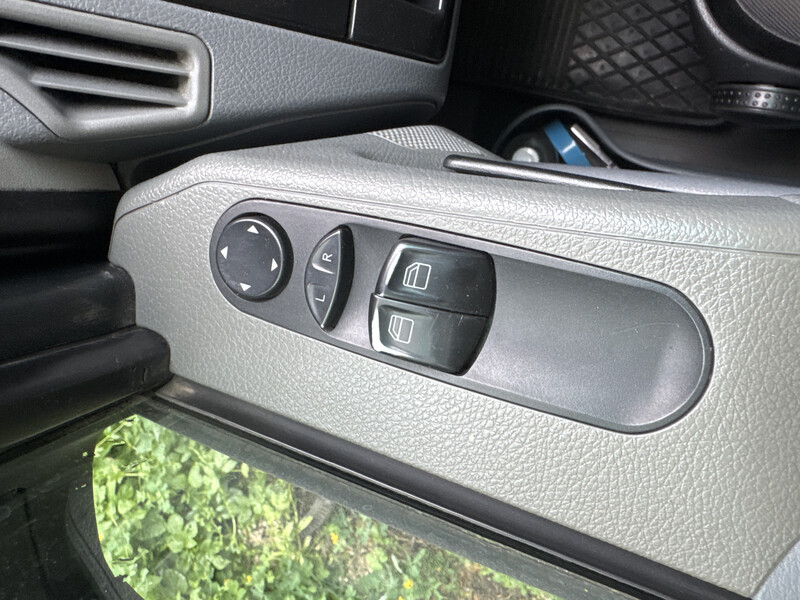 Кнопки стеклоподъемника Mercedes-Benz Vito  2006 2.2 Дизель Чугуев