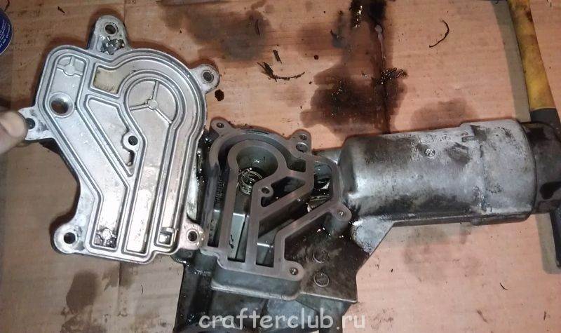 Кришка корпуса масляного фільтра Volkswagen LT TDI 2004 2.5 Дизель Буск