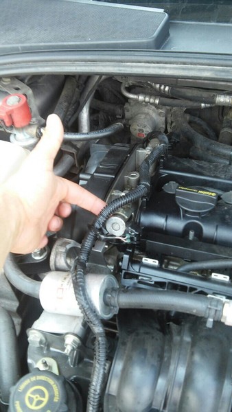 Регулятор фаз газораспределения выпуск Ford Focus 3  2012 1.6 Бензин Одеса