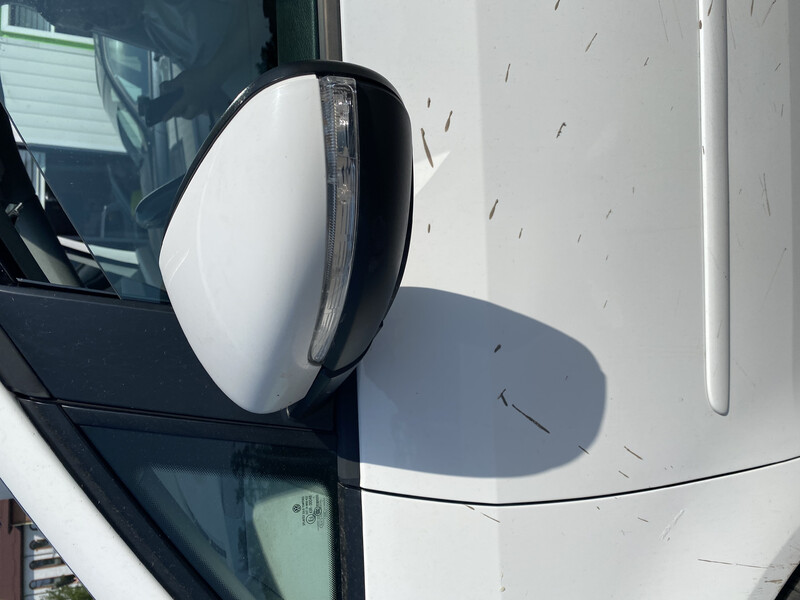 Повторітель поворота лівого дзеркала Volkswagen Touran  2011 универсал 2.0 Дизель Кременчуг