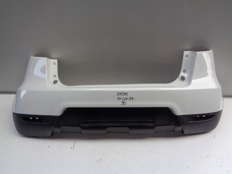 Бампер задний Mitsubishi Colt 2008 г.  1.3 л бензин Киев