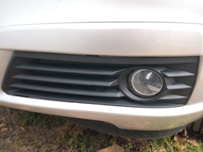 Решетка под птф правая сторона Opel Zafira B  2006 универсал 1.4 Бензин Одесса