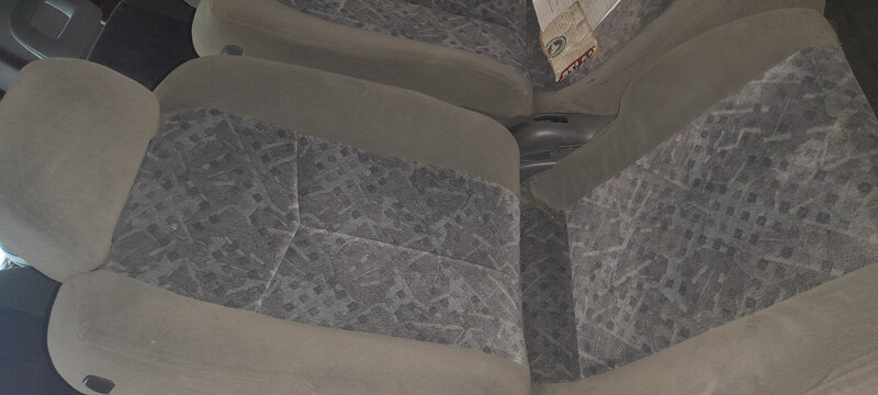 Сидіння Mazda 323  2000 хетчбек  Бензин 