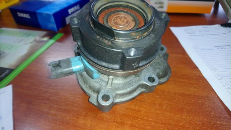 Помпа 55587867   Opel Astra