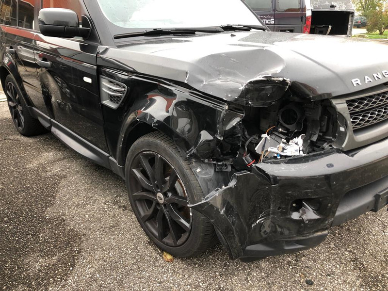Крило переднє праве Land Rover Range Rover  2010 3.2 Бензин Львов