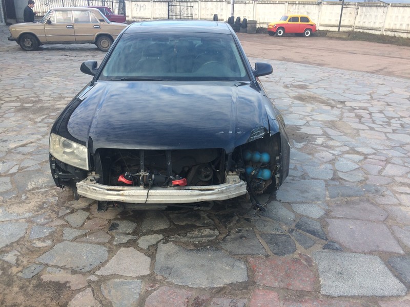 Два крыла передних Audi A8 D3  2003 4.2 Бензин Житомир