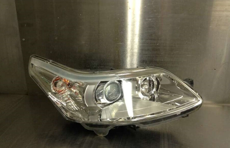 Фара передняя правая 9646894280   Citroen C4