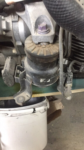 Передня подушка двигуна 12361-F0080   Toyota RAV4