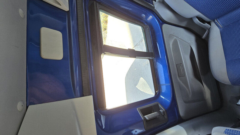 Скло здвижної дверки з форточкой Volkswagen Caddy 3  2005 1.6 Бензин 