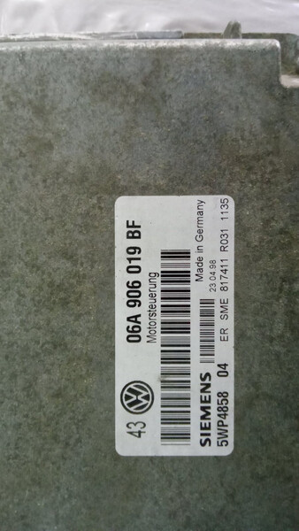 Блок управления двигателем 43 06А 906 019 BF   Volkswagen Golf