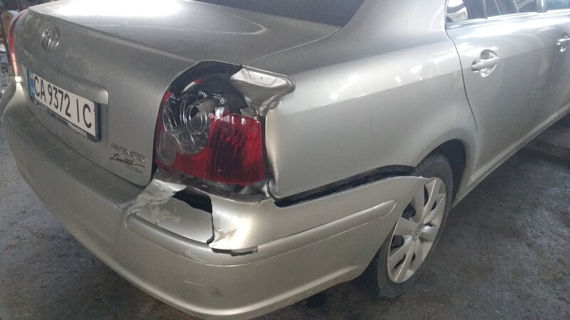 Бампер задний фонарь правий Toyota Avensis  2007 1.8 Бензин 