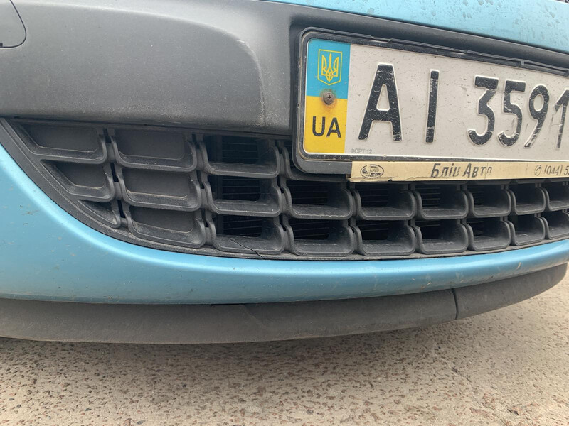 Решетка перед бампера Opel Corsa  2012 хэтчбек 1.2 Бензин Бровары
