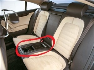 Шторка подстаканника заднего Volkswagen Passat CC  2011 купе 2.0 Бензин Киев