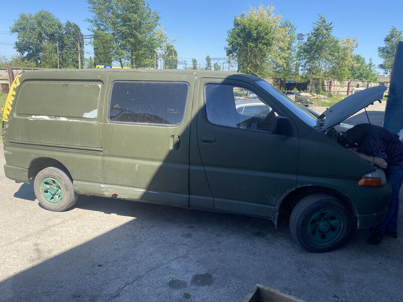 Дверь задняя правая Toyota Hiace  2002 универсал 2.5 Дизель Днепр